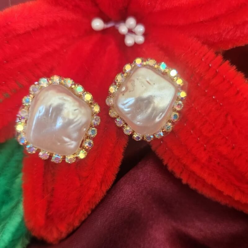 Vintage Iridescent Pearl Square Stud Earrings